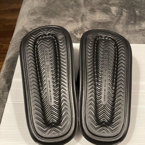 Brand new black flip flops black - Picture 4 of 7